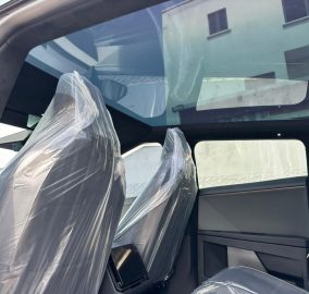 Tesla Cybertruck 2025